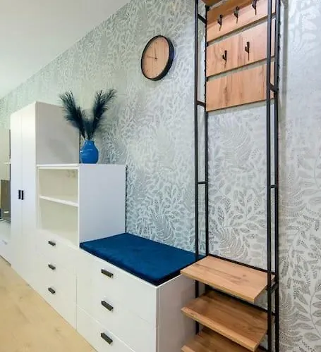 In Blue كراكوفيا